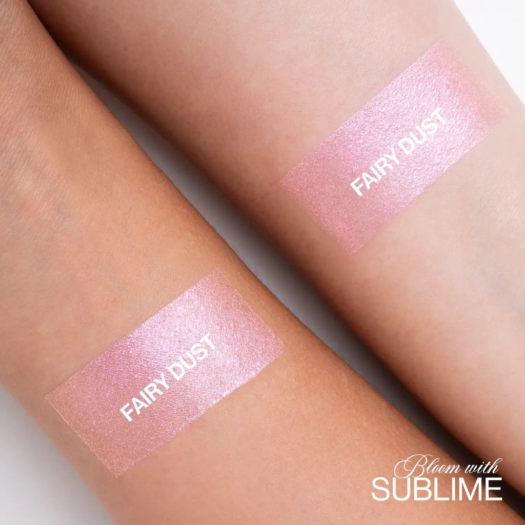 Iluminador En Stick Sublime Atenea - aplicación en piel